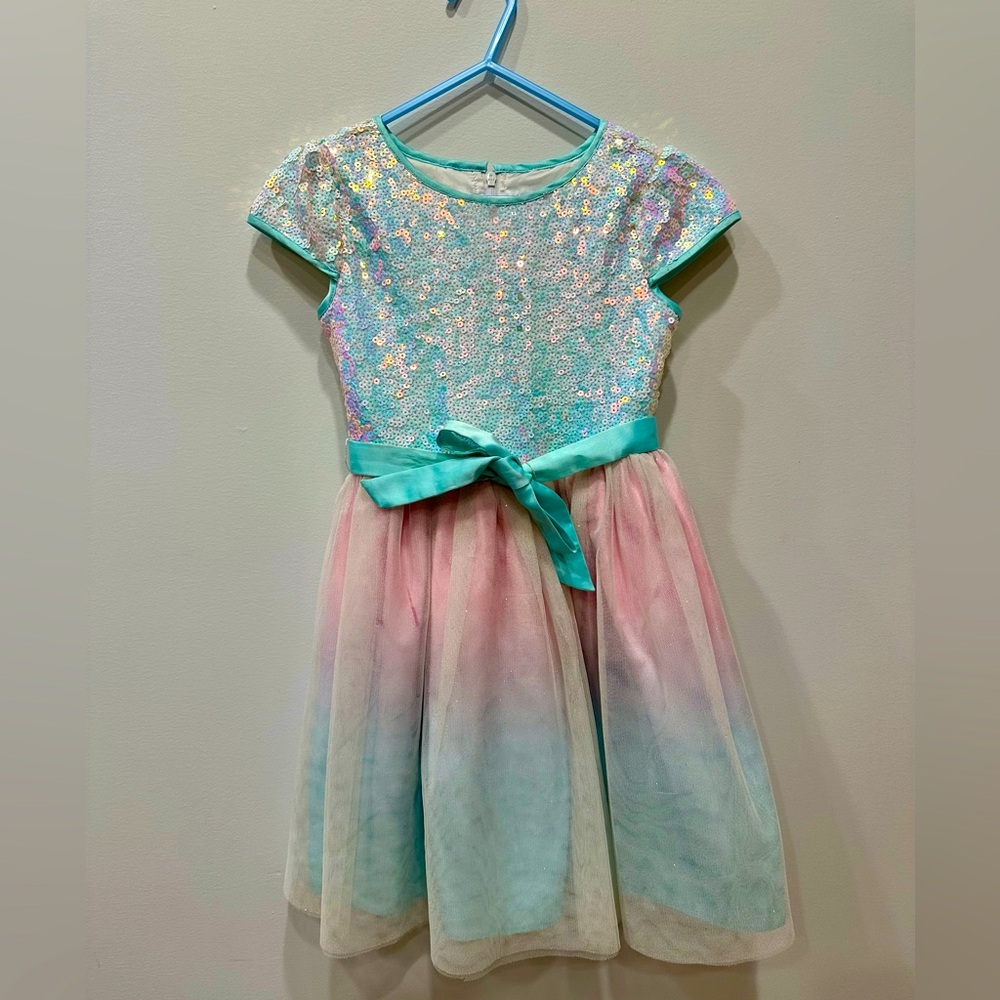 Girls Little angels dress - size 5